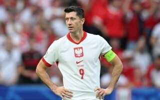Роберт Левандовски выражает решимость продолжать играть за Польшу