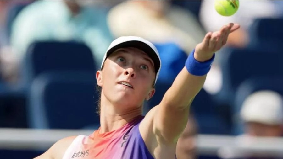 Swiatek starts collaboration with Nadal's coach