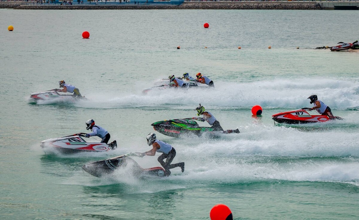 Эмиратские спортсмены блестят на чемпионате по водным мотоциклам