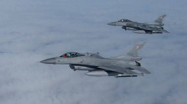 Poland scrambles jets after Russian air strikes on Ukraine