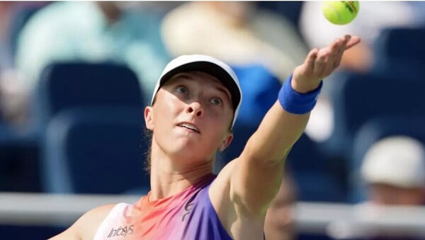 Эга Швентек снялась с турнира в Пекине